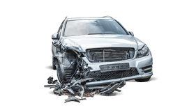 Parkendes Fahrzeug beschädigt? Große Parkplätze bei McParking Berlin für viel Rangierfreiheit Stark zerstörter PKW