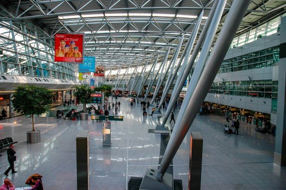 Inside of Dusseldorf Airport – park cheaply & shop cheaply