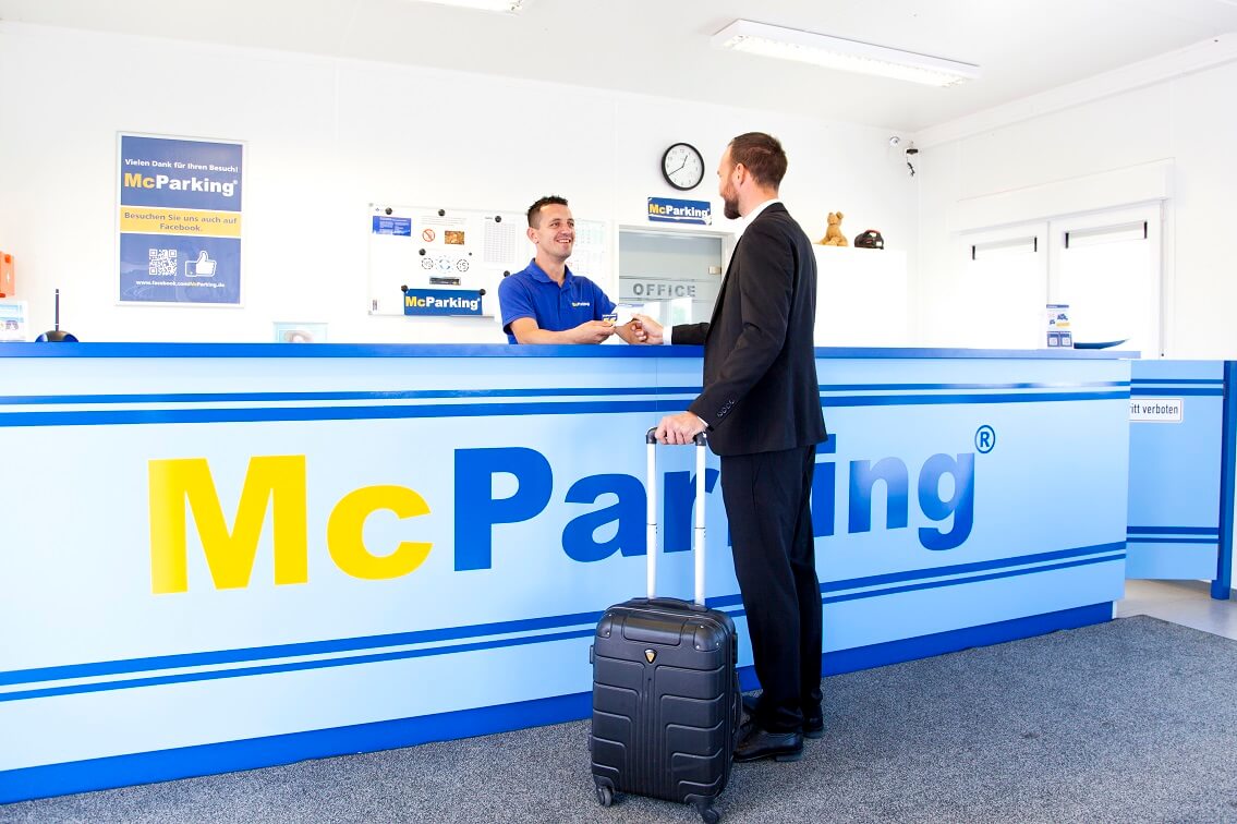 Book & pay at McParking Check-In SXF