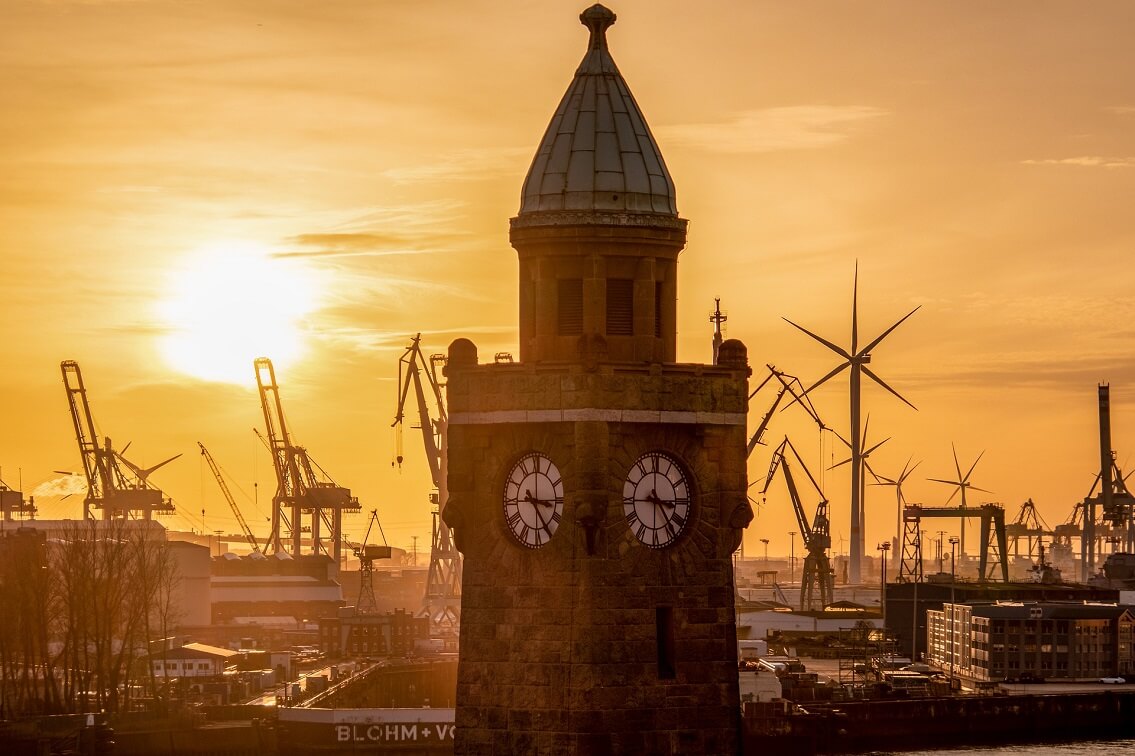 Hodinová věž St. Pauli Landungsbrücken