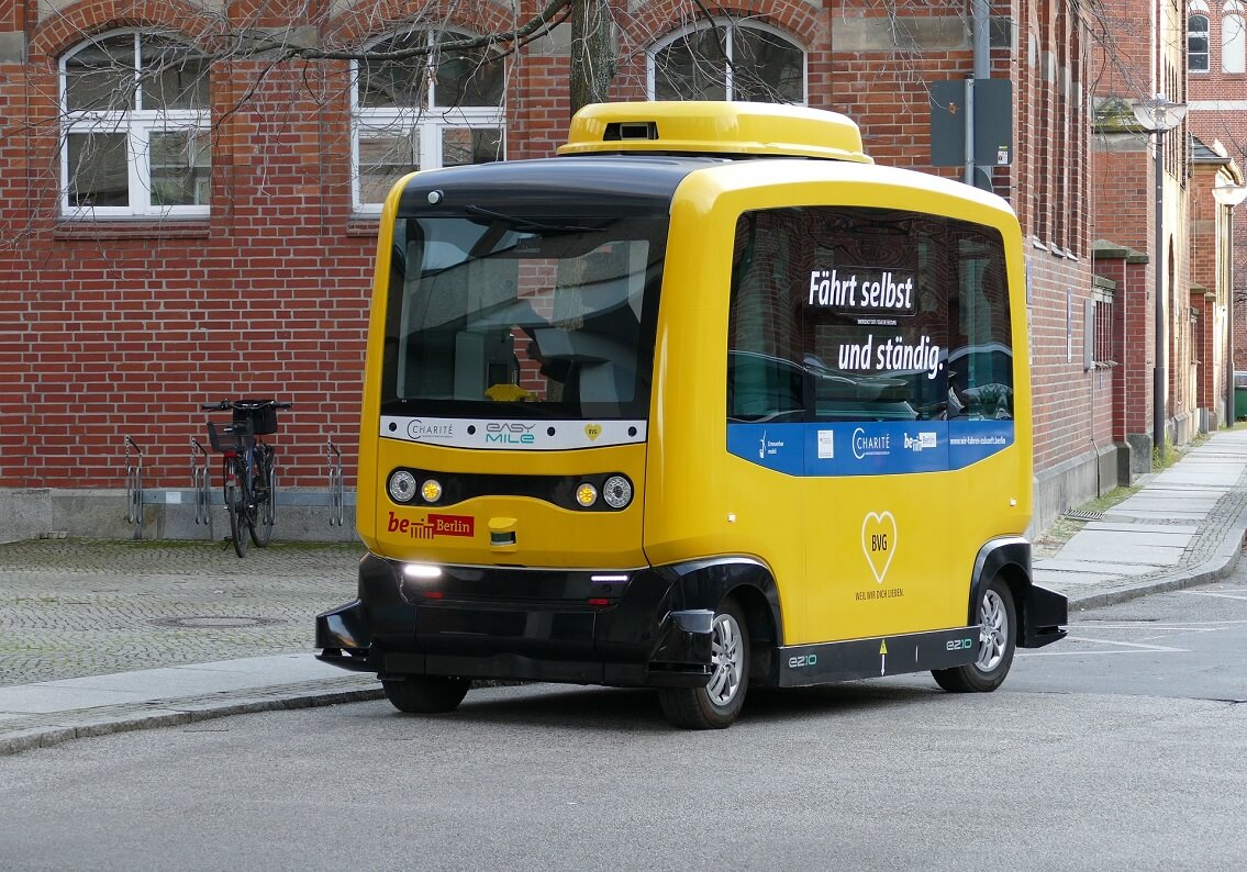 Autonomously driven minibus - future on the roads?