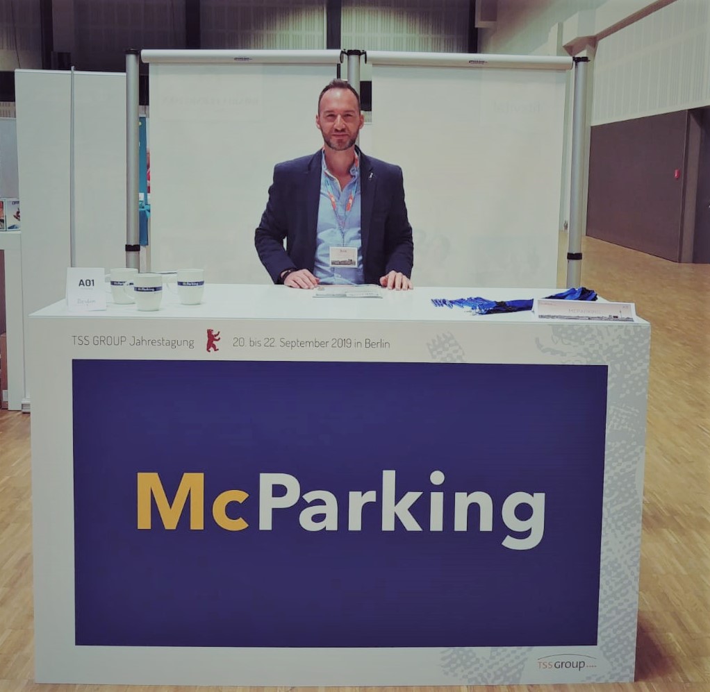 McParking Zaměstnanci společnosti McParking u stánku