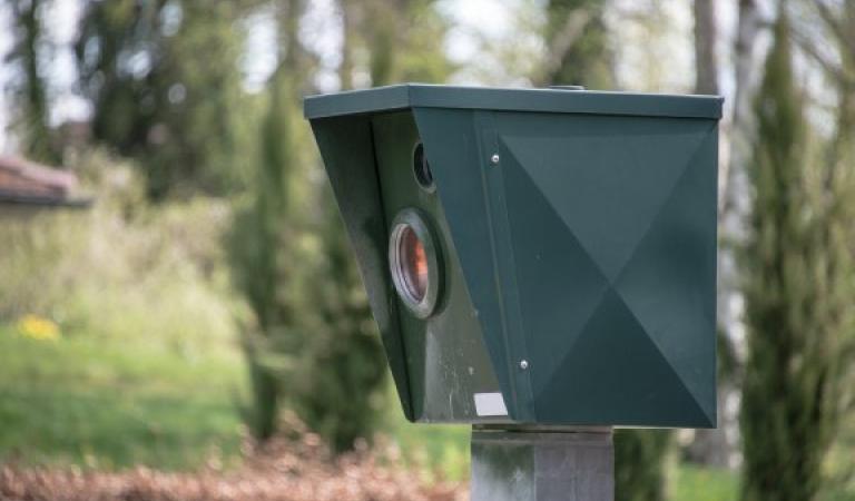 Permanently installed speed camera