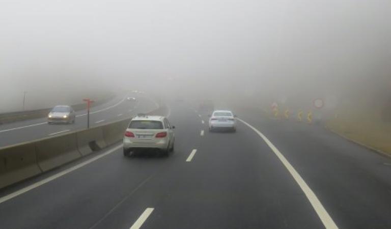 Dense fog on the carriageway - drive carefully