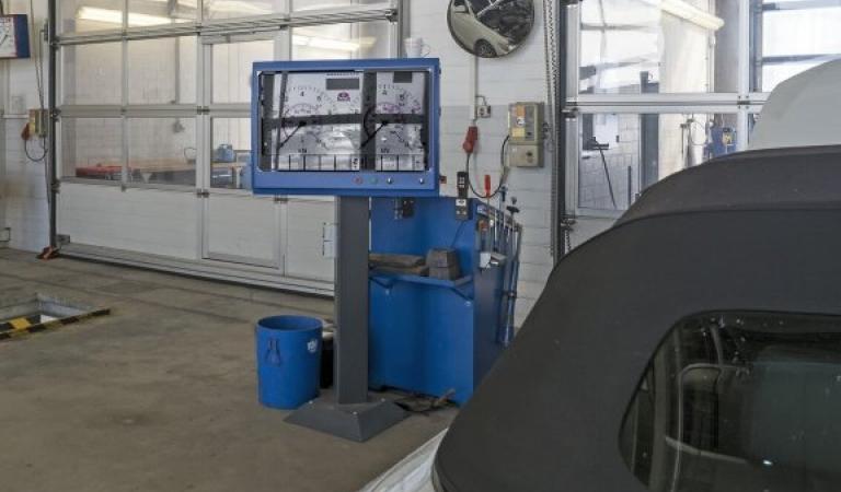 Brake tester in a car workshop