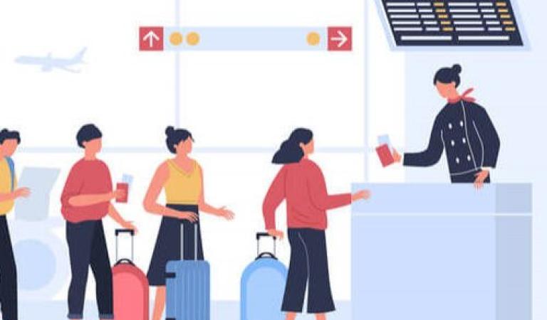 Cestující čekající u odbavovací přepážky